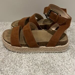 Girls art class platform brown sandals size 1